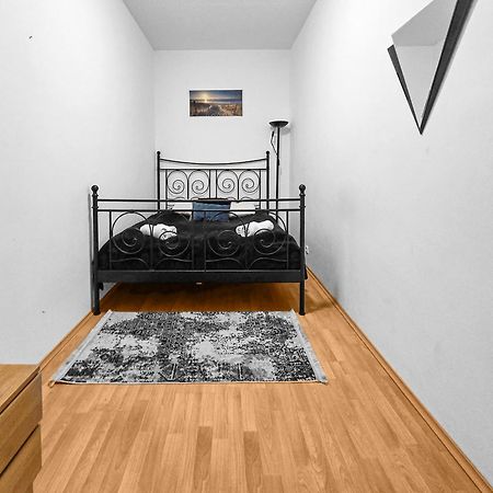 Modern Three-Bedroom, Triple King Beds Wina Bagian luar foto