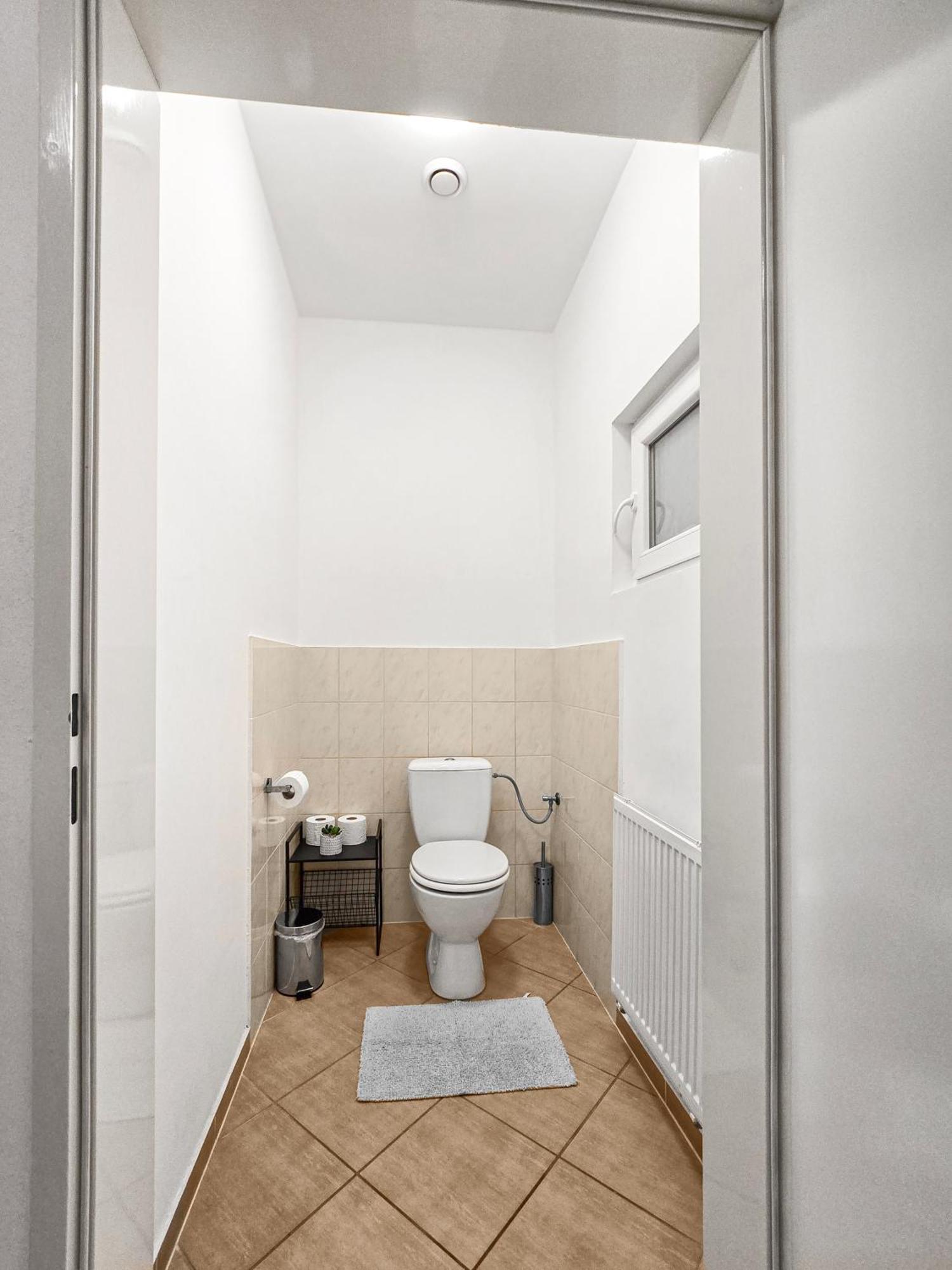 Modern Three-Bedroom, Triple King Beds Wina Bagian luar foto