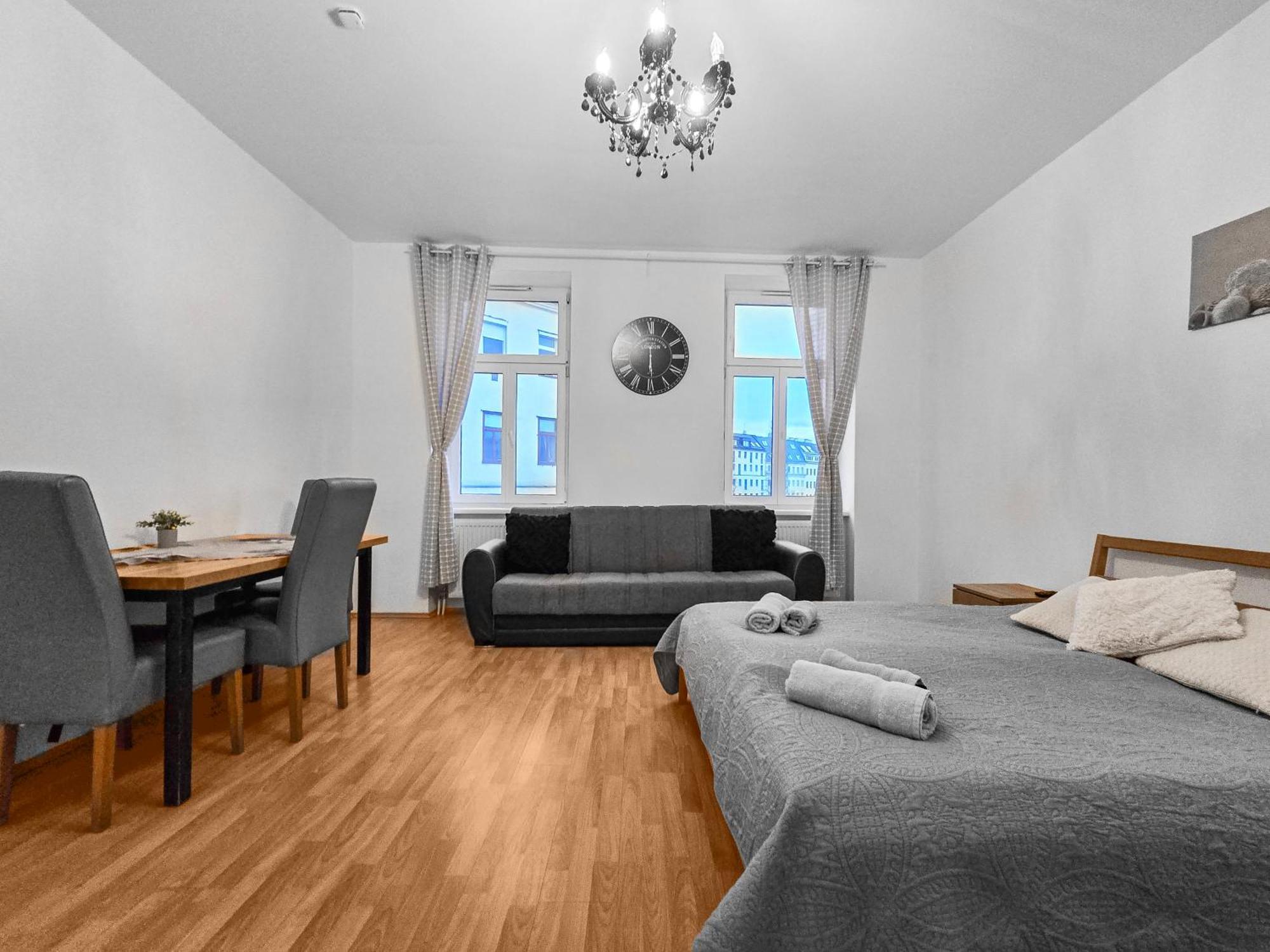 Modern Three-Bedroom, Triple King Beds Wina Bagian luar foto