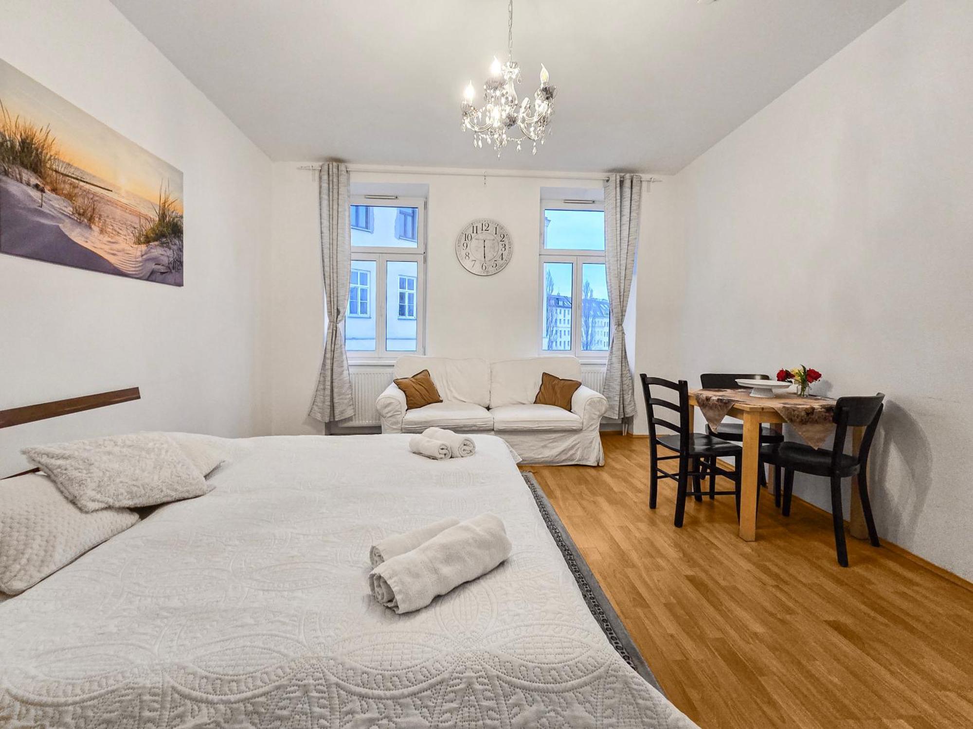 Modern Three-Bedroom, Triple King Beds Wina Bagian luar foto